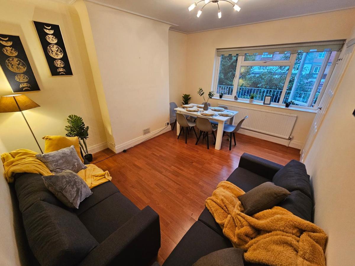 Large 4 Bedrooms Golders Green ロンドン エクステリア 写真