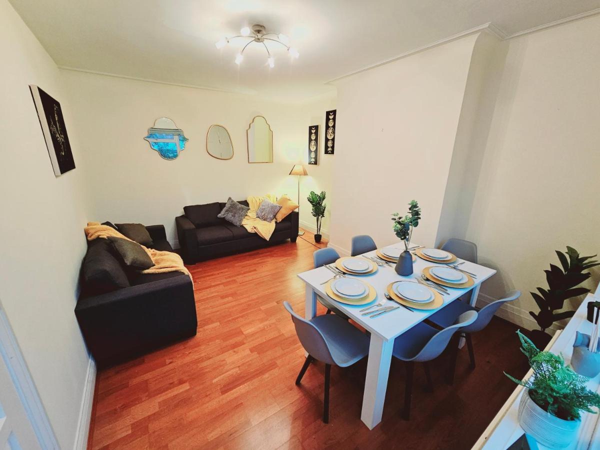 Large 4 Bedrooms Golders Green ロンドン エクステリア 写真